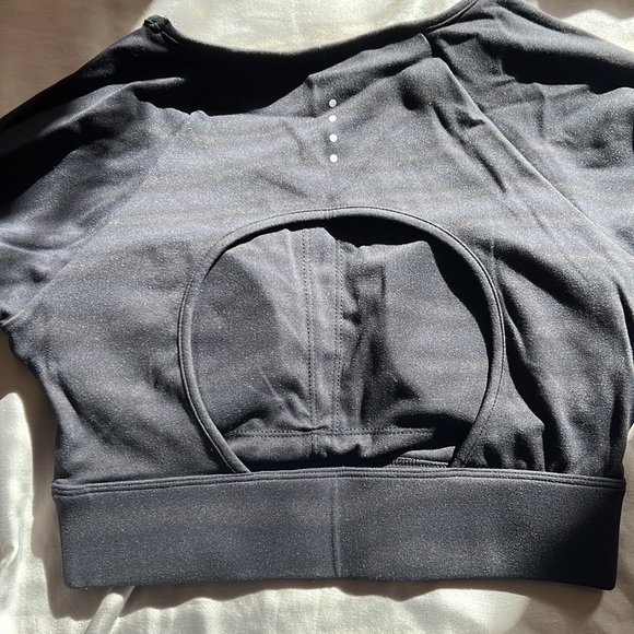 NWT ACTA Long Sleeve Crop Shirt - Black - Picture 2 of 5